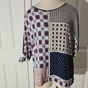Chico's Blue and White Graphic Boxy Blouse Patch Work Top. Size 2(large).]